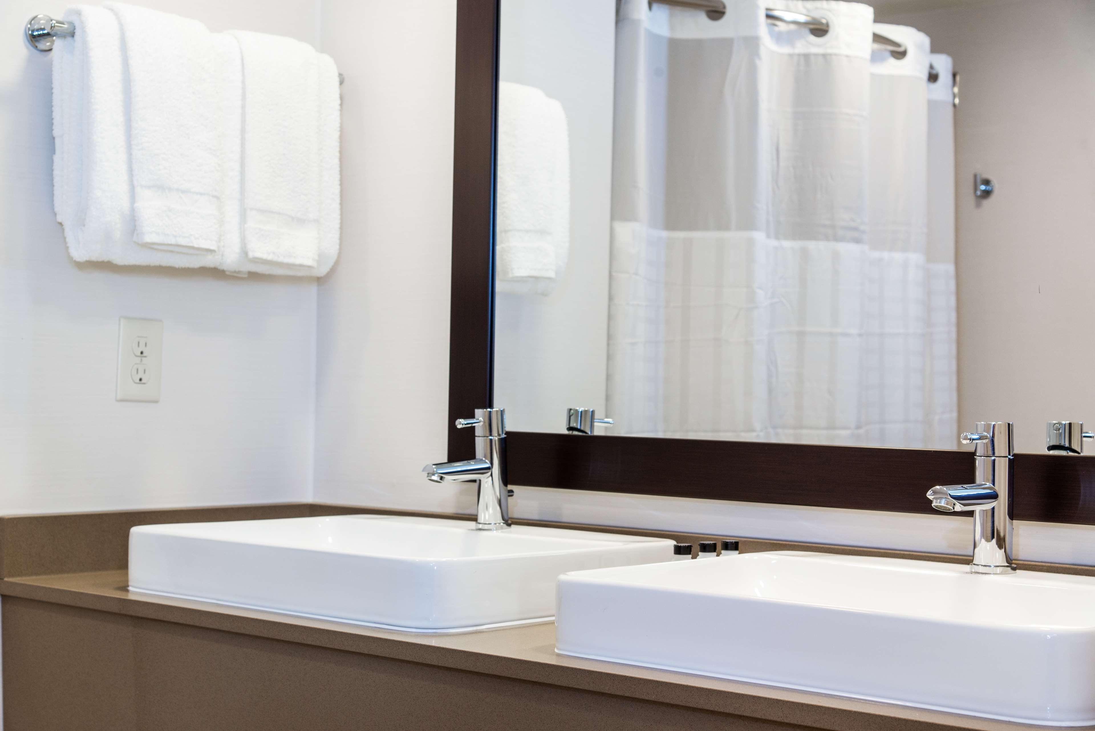 Country Inn & Suites By Radisson, Milwaukee West Brookfield , Wi Eksteriør billede